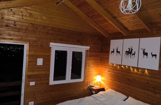 Star Gazing Chalet-City View Getaway