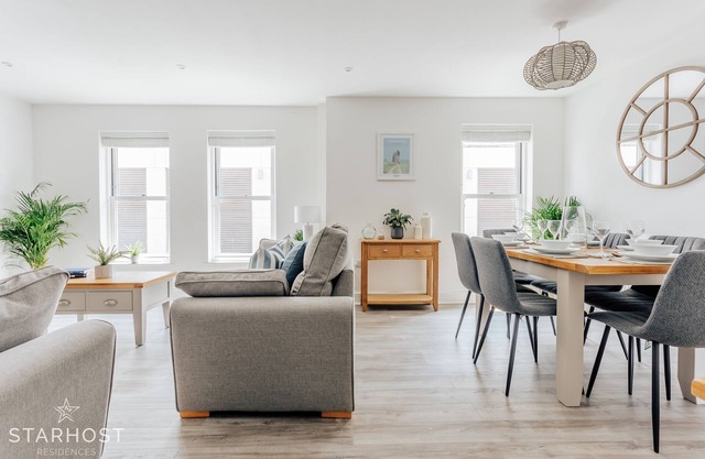 Starhost Residences Brand New 2 Bedroom Apartment in Newbury Town Centre