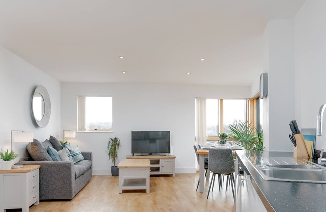 StarHost Residences - Stunning 2 bed apartment in West Mills, Newbury