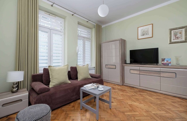 Starowiślna 37 | Krakow | Charming Apartment | SmartTV | Desk | Downtown