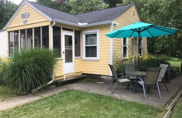 Starshine Cottage - Geneva on the Lake - Renovated and Ready to Rent