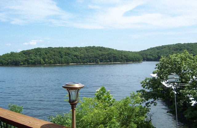 State Park - Lakeside Condo - Perfect for Four