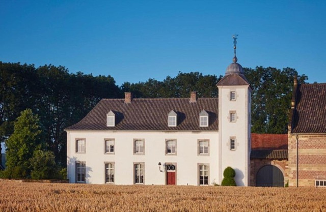 Stately 16-person manor farm in South Limburg
