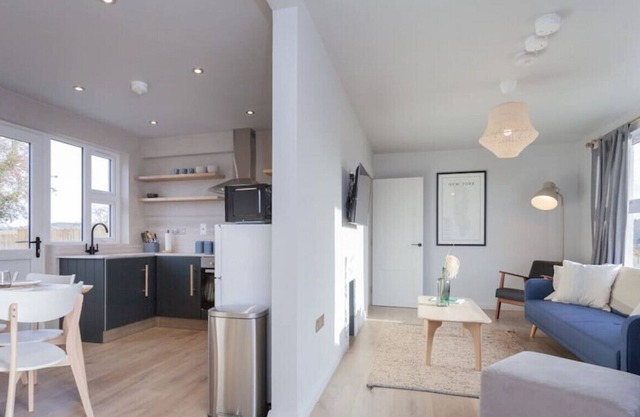 Station Road Apt A · New, modern apartment in Kesh!