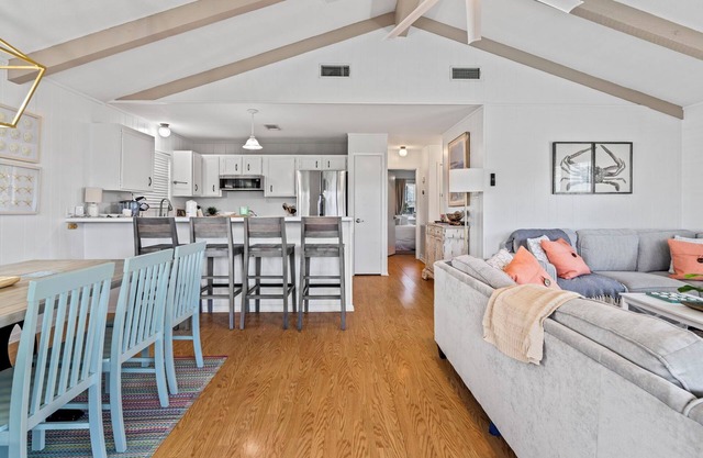 Stay at The Blue Pearl | Chill Coastal Vibes