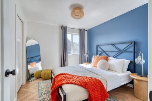 Stay Portland Collection - The Perfect Retro Portland Retreat - Vintage Shops
