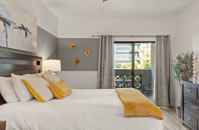 Stay Steps from Westing Kierland + Dining+Shopping