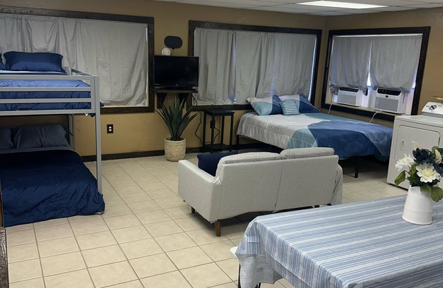Stay with Cajun Charm & River Access
