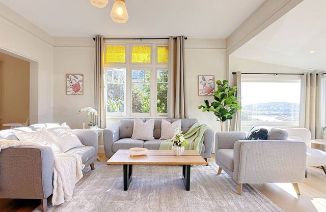 StayAU 2BR Home w/Stunning Views in Tasmania