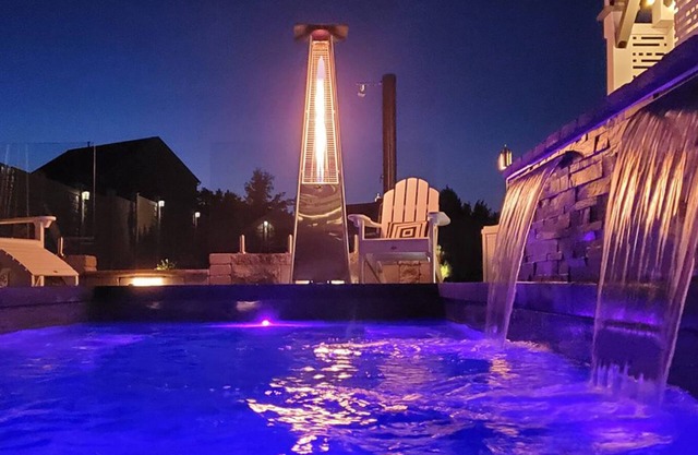 Staycation Oasis! a unique Experience!nnHeated salt water pool opens 04/02/25!n