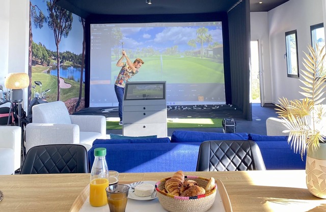 Stayngolf - Golf Training Guest House Loft Avec Simulateur Golf Chez le Moniteur