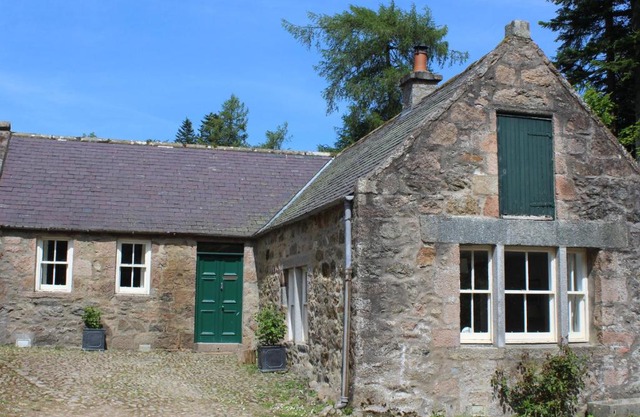 Steading Cottage - Craigievar Castle