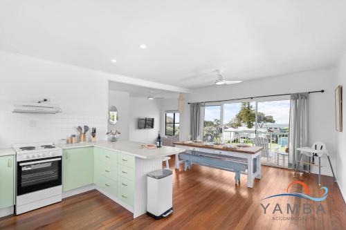 Stella LJHooker Yamba