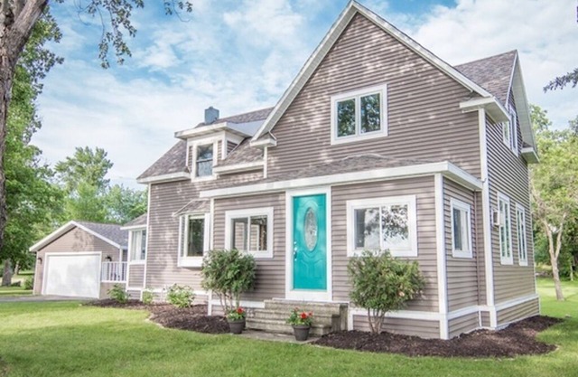 Steps away to Lake, deck w/lake views, dock or fishing & swimming, fire pit!
