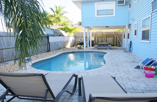 Steps from Beach! Grill - Wif