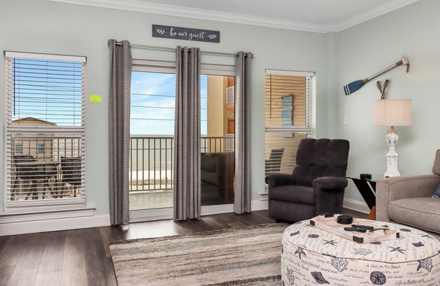 ☀️Steps to Beach, Gulf Views-Covered Parking-Paradise Shores 305☀️