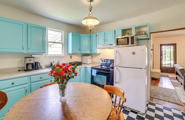 Steps to Lake Huron: Retreat w/Yard in St Ignace