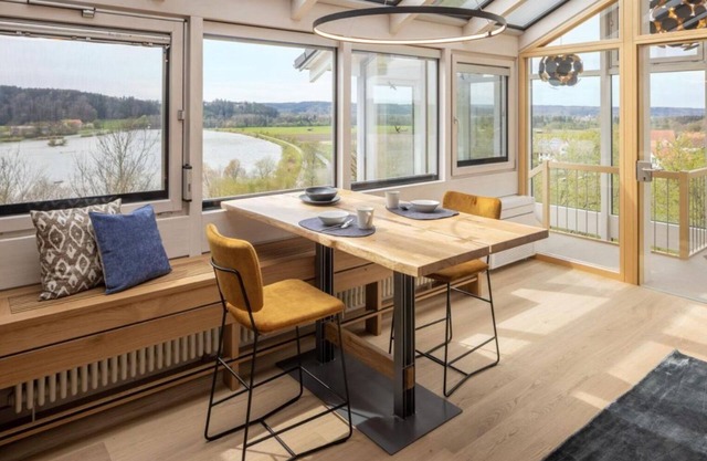 Stille x Weite - Hochwertige Wohnung mit See-panorama