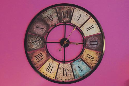 Stilvolles und Kunstvolles Retreat Apartment mit 400qm Garten & Massage und Ayurveda