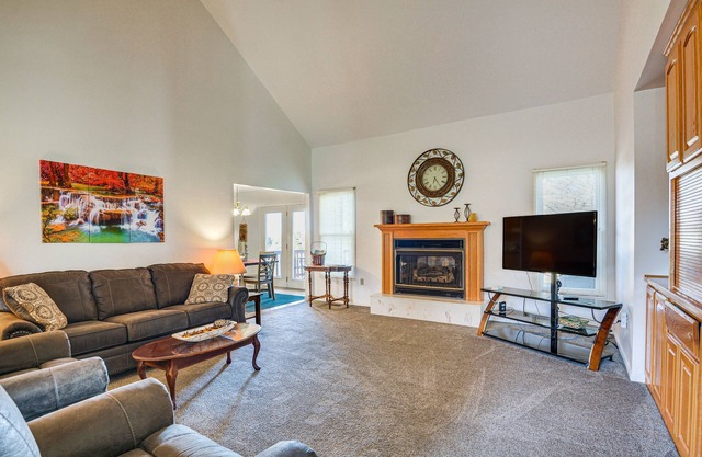 Stockton Home w/Deck & Gas Grill ~ 1 Mi to Lake!