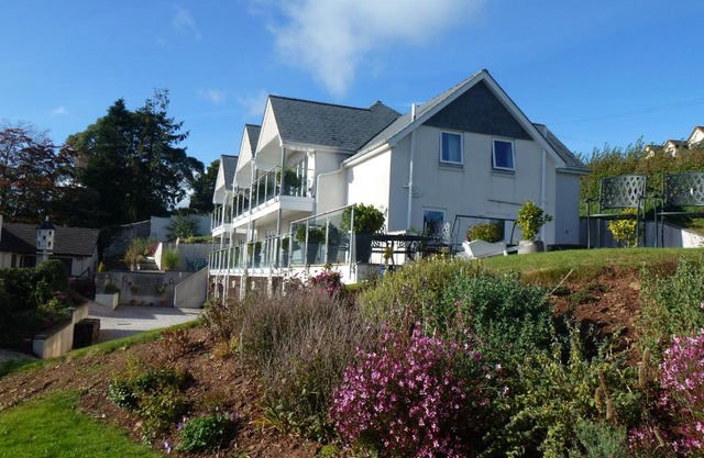 Stoke Gabriel Lodgings