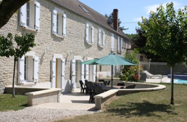 STONE HOUSE - SLEEPS 22