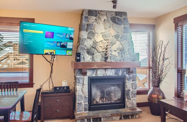 Stonegate Resort Unit C103