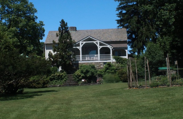 Storm King Lodge is a country retreat ready for you.