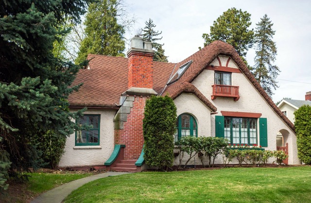 Storybook Cottage 2 blocks from Whitman College and a short walk to downtown