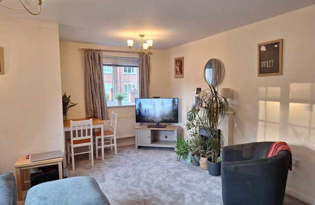 Stratford-upon-Avon - sleeps 4 - Pets Allowed