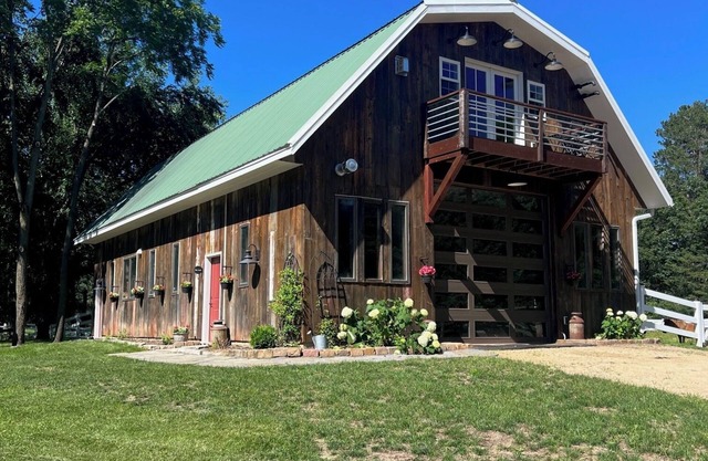 Strawberry Hill Farm close to Hudson, Stillwater and many great event locations