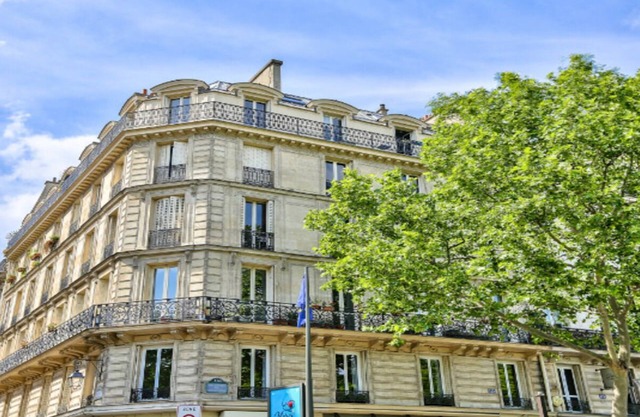 Streets Montorgueil, Quincampoix and Tiquetonne- Feel the Parisian Heartbeat