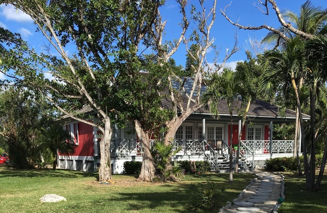Stress-free Bahamian Vacation Home On The Beach