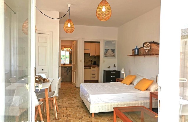 Studio 1 - LES SUITES DE ROBINSON - Résidence avec piscine en bord de Siagne, à Mandelieu-La-Napoule
