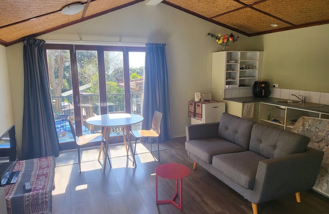 Studio 10min walk to Onetangi beach
