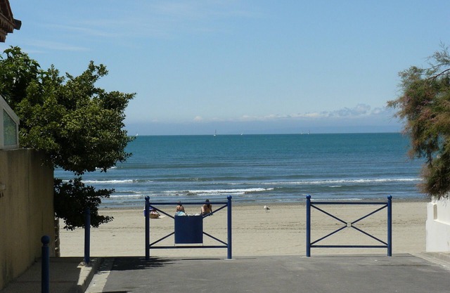 Studio 2 people at Grau du Roi 10m from the beach.