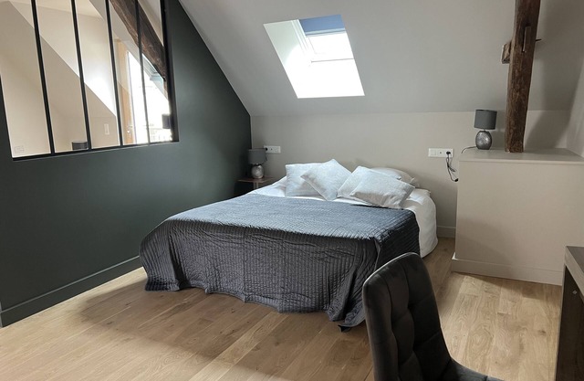 Studio 2-Studio-Suite-Ensuite with Bath-Vineyard view