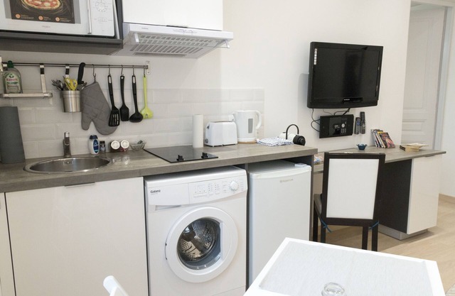 Studio 24-Studio-Apartment-Wet room-Garden view