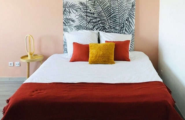 Studio 42m2, Lumineux, au Pied de la Gare ,parking Gratuit