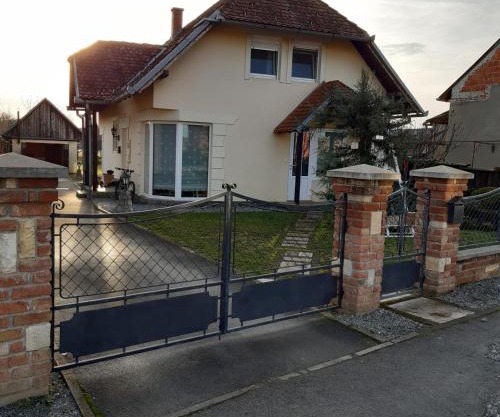 Studio Apartman Lora