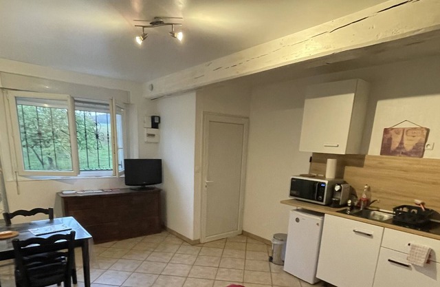Studio apartment near Joigny