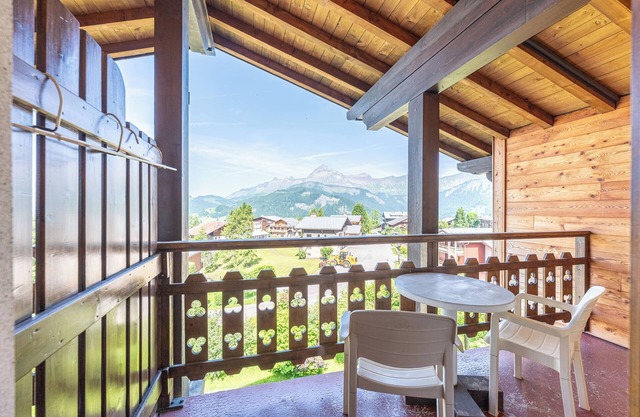 Studio Apartment '17 - Le Tetras' with Mountain View, Balcony and Wi-Fi