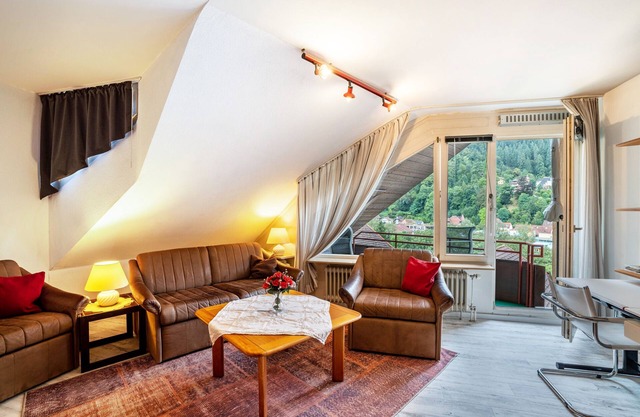 Studio Apartment 'Ferienwohnung Weitblick' with Mountain View and Balcony