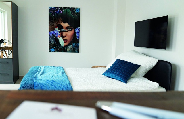 Studio apartment no. 12 on the 2nd floor left (street side, roof terrace)
