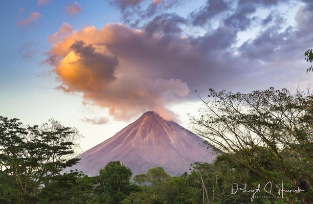 Studio Apartment. Volcano view from terrace.
