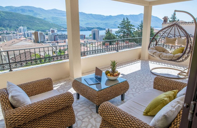 Studio apartment with big terrace & sea view