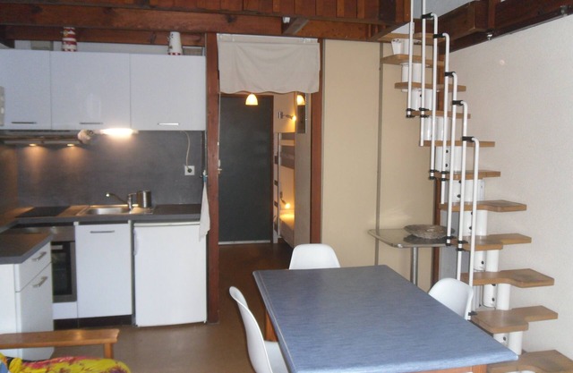 Studio between sea and forest 150m from the beach/CHQ HOLIDAYS ACCEPTED/INTERNET