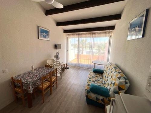 Studio cabine avec terrasse, piscine, parking sécurisé, proche plage et port - FR-1-607-47