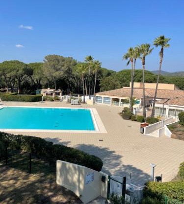 Studio cabine vu sur piscine