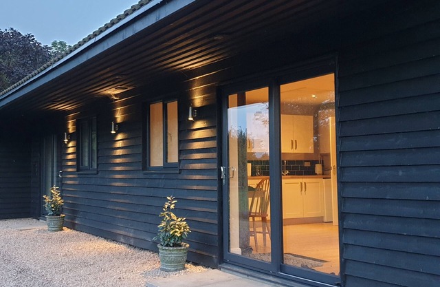 Studio Cottage in Lincolnshire, The Chicken Coop, close to Cleethorpes Beach